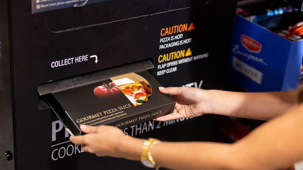 https://www.kotaku.com.au/wp-content/uploads/2022/02/23/ALDI-Pizzabot2-7.jpg?quality=75