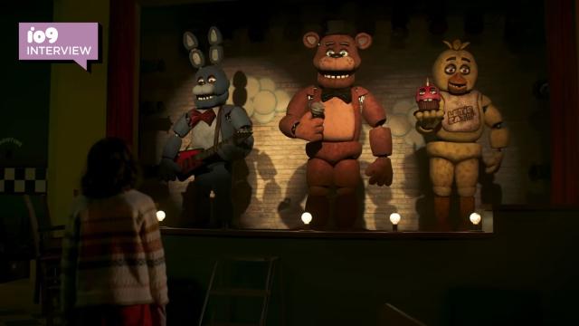 Five Night's At Freddy's in Real Life! 360 VIDEO - SCARY! 
